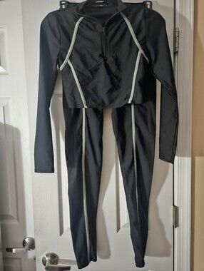 🧡💝Womens Fashion Nova Black/Gray Piping Two-Piece Active Set -Size XS/S💞❤️‍🩹